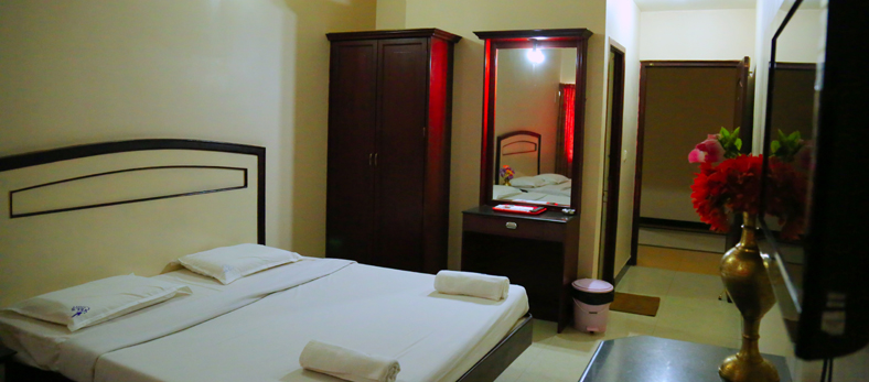 DELUXE ROOM